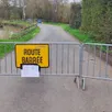 photo  pour accéder au village de montambert, les voitures ou les piétons doivent emprunter une déviation via les ecouperies 