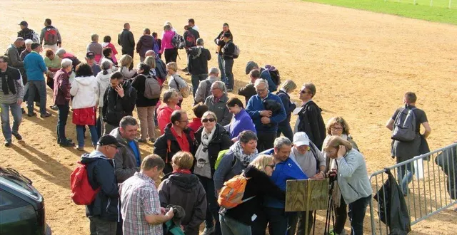 photo  la randonnée pédestre de l’ust loisirs remporte toujours le même succès populaire.  &copy;  le maine libre 