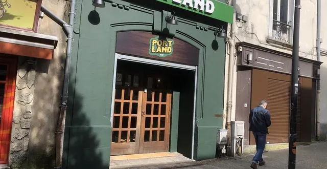 photo  deux semaines après la fermeture du café fost, rue du port au mans (sarthe), un nouvel établissement ouvre ce vendredi 22 mars 2024 : le portland.  &copy;  ouest-france 