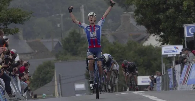 photo  hugo boucher, vainqueur l’an dernier du trophée madiot, a déjà deux tops 10 à son actif en junior (9e guido reybrouck classic, 6e kuurne-bruxelles-kuurne) en plus d’avoir intégré décathlon-ag2r la mondiale u19.  &copy;  archives ouest-france 