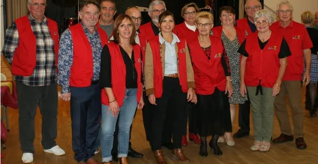 photo  fillé en fêtes organise un concours de la chanson française avec perseigne en fête.  &copy;  archives 