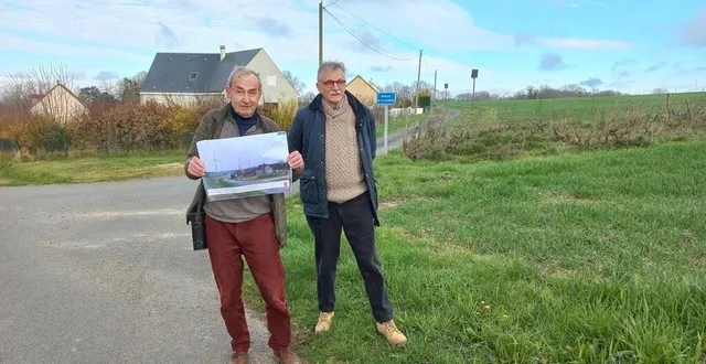 photo  christophe calla et patrick charvet pensent que les éoliennes en projet aux rameries seront très visibles, en plus de celles de lavernat et chenu, déjà présentes dans le panorama.   &copy;  le maine libre 