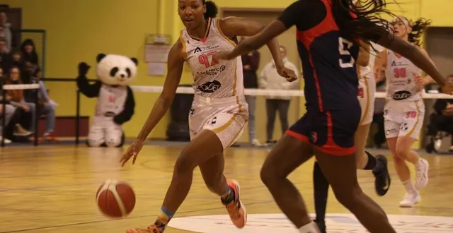 photo  les joueuses de l’usbda 61 disputent la finale de la coupe de france le 26 avril 2024.  &copy;  nathalie douley 