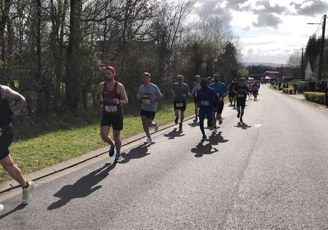 photo alençon - la croix médavy 2024 a rassemblé quelque 2 000 coureurs.  ©  ouest-france