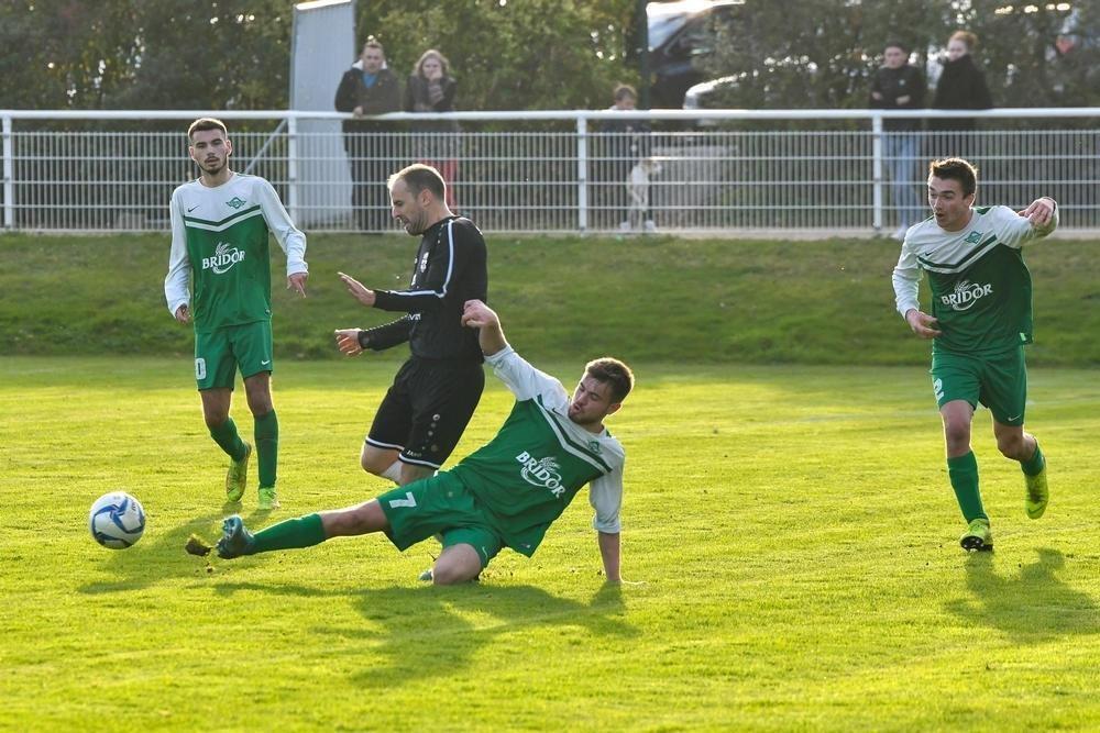 Football. Régional 2 : Évron sauve un point en Sarthe . Sport - Dinan ...