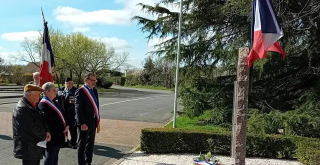 photo  dépôts de gerbes mardi 19 mars en présence de jean-claude moser, maire de saint-pavace, corinne guitton, adjointe au maire de coulaines et paul goupil, secrétaire de la fnaca coulaines-saint-pavace.  &copy;  le maine libre 