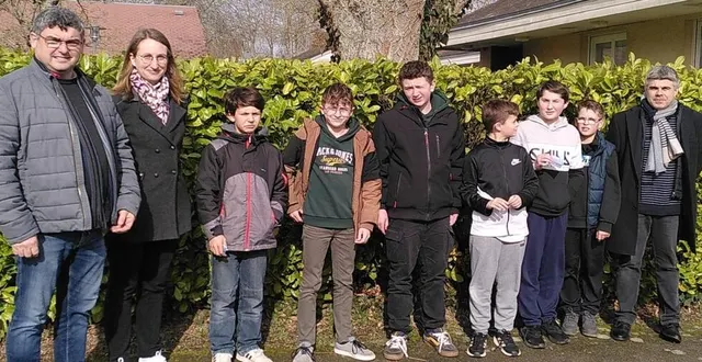 photo  les professeurs ont donné leurs récompenses aux collégiens de chaque niveau.  &copy;  ouest-france 