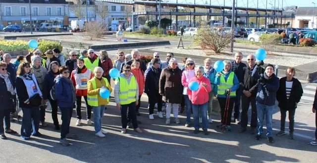photo  une quarantaine de personnes a participé contre un don à cette opération.  &copy;  le maine libre 
