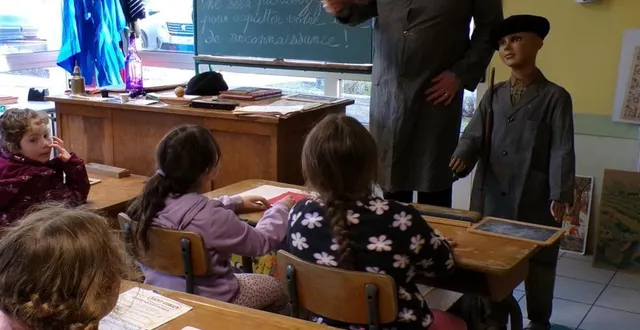 photo  une classe comme en 1900.  &copy;  le maine libre 