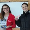 photo sous la halle lors du marché de printemps, camille et mathilde ontraconté leur aventure marocaine.