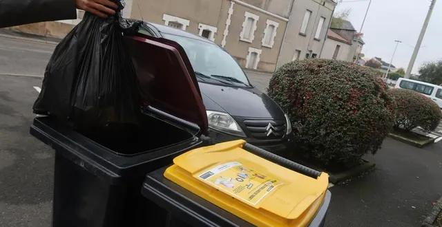 photo  les contribuables de l’huisne sarthoise vont devoir mettre davantage la main à la poche pour l’enlèvement de leurs ordures ménagères.  &copy;  archives le courrier de l’ouest 