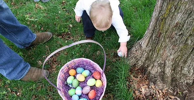 photo  la chasse aux œufs démarre à 15 h, sur la place la magdeleine, à alençon (orne).  &copy;  archives ouest-france 