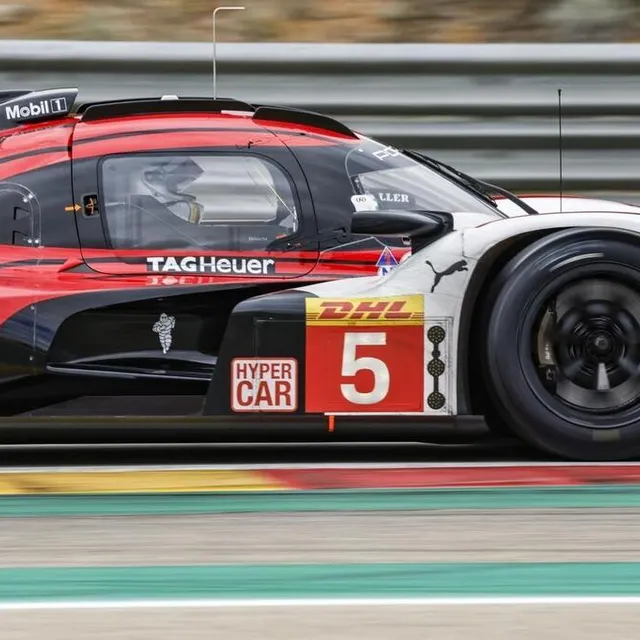 photo le pilote allemand sebastien vettel a pris le volant de la porsche 963 des 24 heures du mans. il découvrait le pilotage d’une telle voiture.  ©  hoch zwei / juergen tap