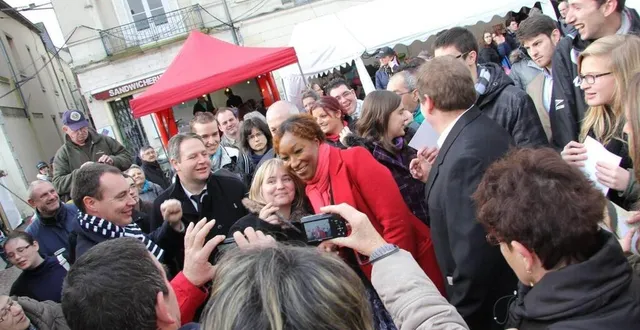 photo  dans le passé, comme ici en 2013 avec la présence d’une actrice de plus belle la vie au marché de noël, l’association de commerçants sablé action multipliait les animations en centre-ville de sablé.  &copy;  archives ouest-france 