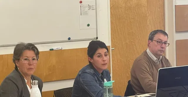 photo  nathalie dupont, présidente de la communauté de communes, anne-cécile helbert, responsable développement et olivier pineau, directeur général des services.   &copy;  le maine libre 