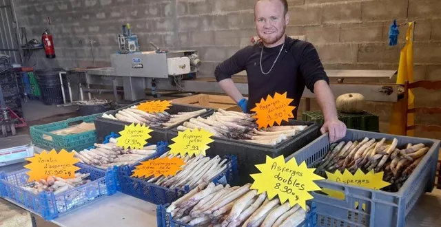 photo  le nouveau producteur de fruits et légumes donovan roland, dans son magasin dans la vallée de liré.  &copy;  ouest-france 