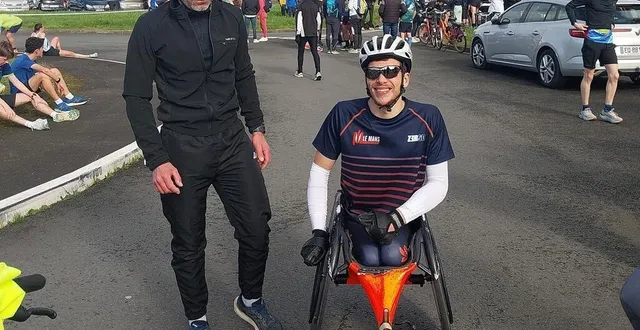 photo  paul gautier, avec olivier furet, entraîneur de triathlon qui l’a accompagné à changé.  &copy;  ouest-france 
