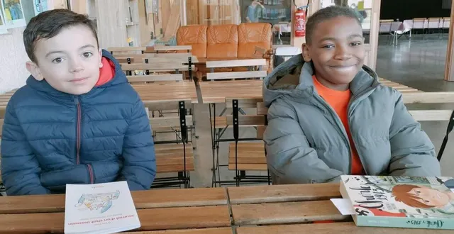 photo  maxime et ephraïm, prêts à passer devant le jury.  &copy;  médiathèque la parenthèse 