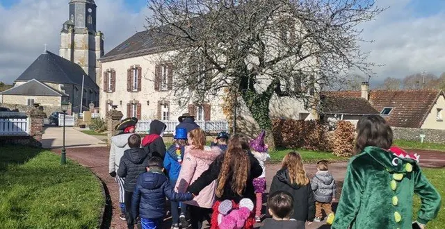 photo  mercredi matin, les élèves des trois classes de l’école ont défilé dans le village.ils se sont rendus devant la mairie où philippe blutel, le maire, les a accueillis. un goûter de crêpes a ensuite été offert aux élèves.  &copy;  ouest-france 