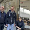 photo sébastien gévraise, commercial chez visiotech, romain maufay, commerçant et karine hallier, membre de securitas technology, devant la future agence maufay sécriuté à alençon (orne).