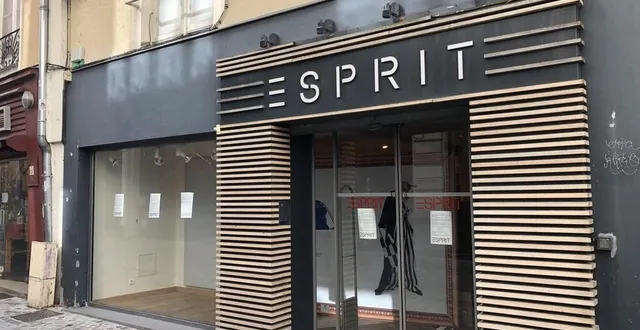 photo  rue marchande, le magasin esprit ferme quinze ans après son ouverture.  &copy;  le maine libre 
