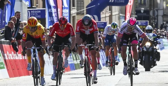 photo  à gauche, le norvégien fredrik dversnes, lauréat de la dernière étape au mans lors de l’édition précédente, devrait être au départ cette année encore.  &copy;  archives le maine libre - denis lambert 