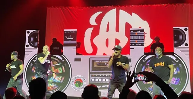 photo  salle comble pour iam, en concert à la luciole, dimanche 31 mars, à alençon.  &copy;  ouest-france 