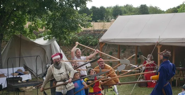 photo  pour le week-end d’ouverture, le manoir de la cour replonge à l’époque de la guerre de cent ans.  &copy;  le manoir de la cour 