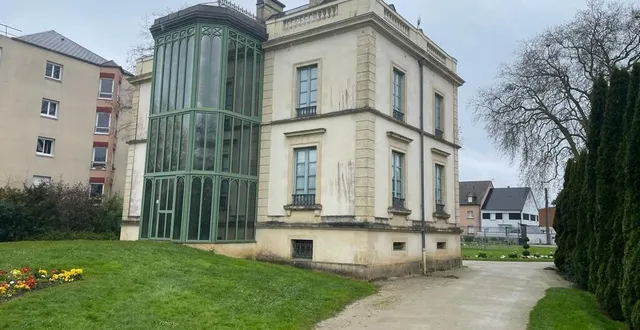 photo  l’ascenseur destiné aux personnes à mobilité réduite dysfonctionnait souvent et le bâtiment a subi des infiltrations, c’est pourquoi la maison des dentelles, à argentan, est fermée.  &copy;  ouest-france 