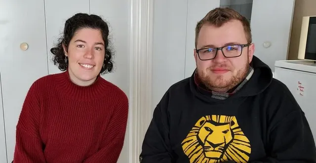 photo  ariane tardieu et louis darras forment un binôme au service de la commune jusqu’à la fin de l’été.  &copy;  ouest-france 