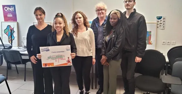 photo  josiane et alexis, à droite de la photo, ont été accompagnés par la mission locale via le contrat d’engagement jeune (cej).  &copy;  ouest-france 