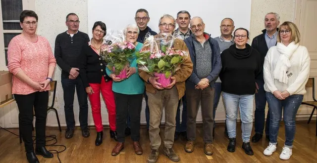 photo  les lauréats du concours de fleurissement.  &copy;  le maine libre 