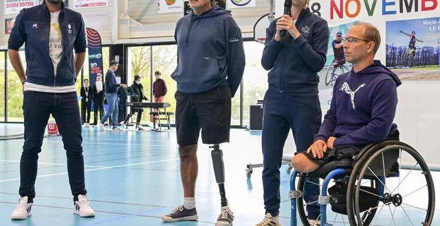 photo  lee 8 novembre 2023 à vibraye, « ensemble vivons nos jeux » avec jean-charles rioton, en compagnie de stéphane houdet, marie-amélie le fur et frédéric cattanéo.  &copy;  photo archives le maine libre – yvon loué 