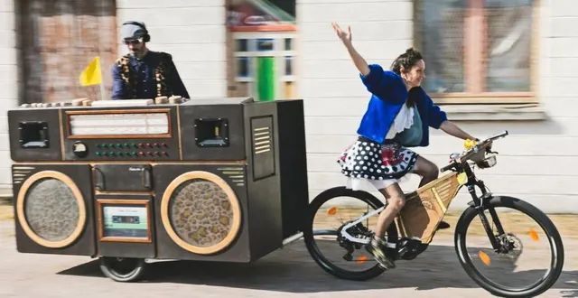 photo  la cie superphonique conduira le défilé du carnaval.  &copy;  cie superphonique 