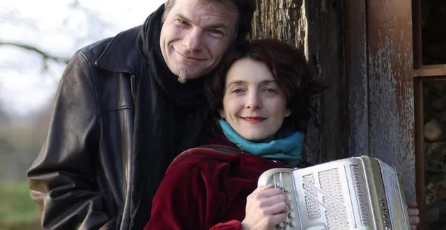 photo  l’accordéon sera bien présent tout au long du spectacle pour accompagner des chansons poétiques.  &copy;  les têtes de piafs 