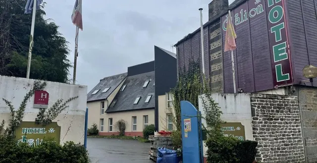 photo  les nouveaux propriétaires de l’hôtel le galion de flers (orne) sont en train de le rénover pour l’ouvrir sous une nouvelle enseigne.  &copy;  ouest-france 