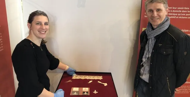 photo  magali guillaumin, responsable des musées d’argentan, et serge vallet, adjoint en charge des musées, lors de l’installation de l’exposition.  &copy;  ouest-france 