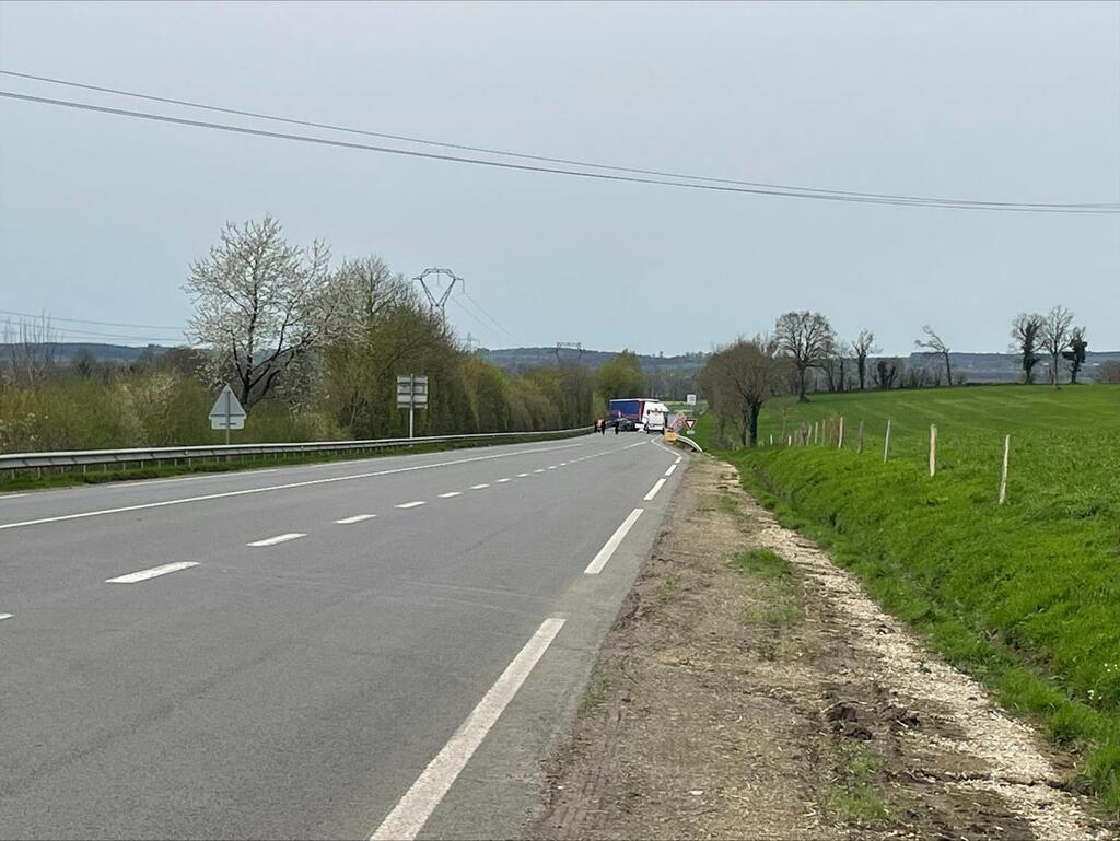 Un mort dans une collision frontale entre un poids lourd et une voiture ...