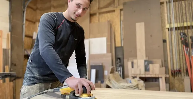 photo  aurélien lechat a lancé geep design, son entreprise de confection de mobilier et d’agencement d’intérieur, près d’alençon.  &copy;  ouest-france 