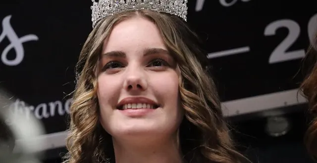 photo  maëlle rouzier, 18 ans, originaire de mulsanne, a décroché le titre de miss sarthe 2024 à sablé-sur-sarthe, samedi 6 avril 2024.  &copy;  ouest-france 