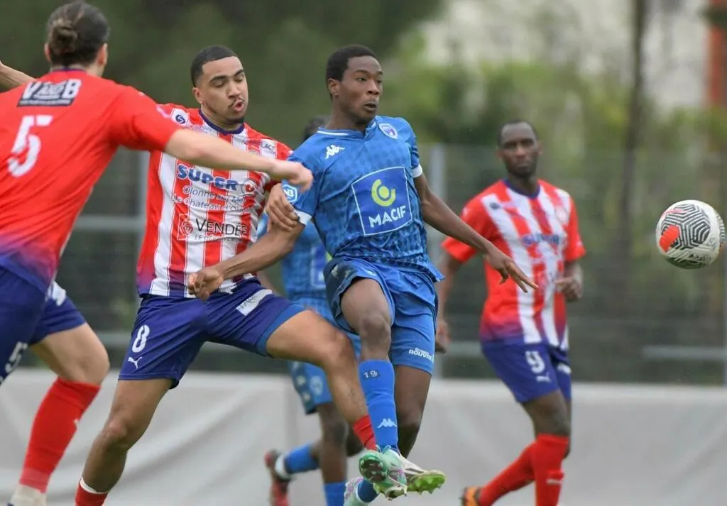 Football National 3. Battue à domicile par Les Sablesd’Olonne, la réserve des Chamois en