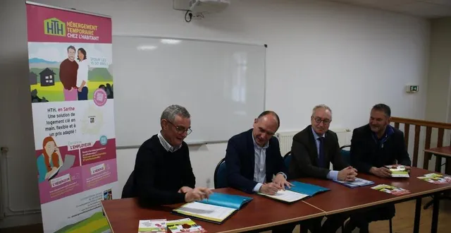 photo  de gauche à droite : christophe manceau, directeur de l’association le flore ; frédéric beauchef, président communautaire ; olivier compain, sous-préfet ; jean-luc catanzaro, vice-président régional.  &copy;  ouest-france 
