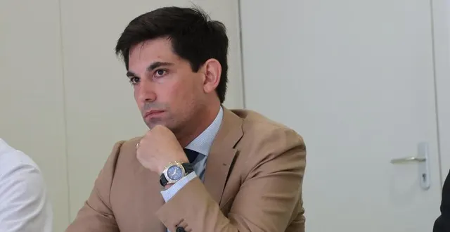 photo  aldric evain succède, depuis le 18 mars 2024, à catherine robic au poste de directeur délégué du pôle santé sarthe et loir au bailleul.  &copy;  ouest-france 