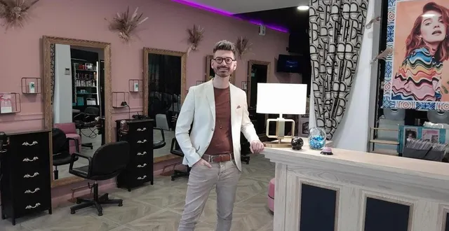 photo  jeremy merlet au cœur de son nouveau salon loft shine, décoré par ses soinset ceux de son équipe.  &copy;  ouest-france 