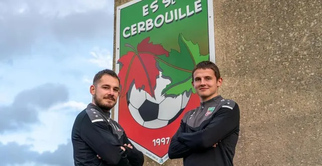 photo  léandre (24 ans) et mathis boisson (20 ans) ont rejoint l’es saint-cerbouillé après avoir commencé le foot à mauzé-rigné.  &copy;  co - thomas nyd 