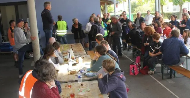 photo  le repas collectif après l’action lors d’une édition précédente de cette matinée citoyenne.  &copy;  ouest-france 
