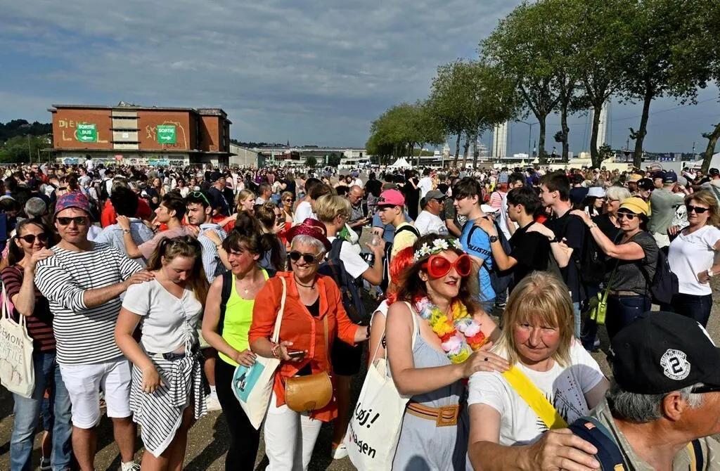 Le record du monde de la plus longue chenille humaine seratil battu en LoireAtlantique