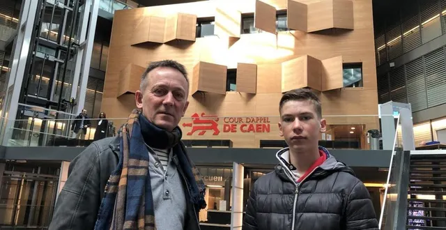 photo  alain crouillebois et son fils elouan. la cour d’appel de caen (calvados) examinait, ce mercredi 10 avril 2024, l’appel d’enedis (ex-erdf) condamné en 2022 à verser à l’éleveur de l’orne 140 000 € au titre de préjudice d’exploitation.  &copy;  ouest-france 