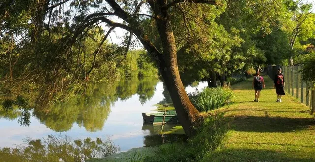 photo  randonner le long du loir sur toute sa longueur sarthoise ? cela pourrait bientôt être possible. le comité de pilotage de ce projet s’est réuni une première fois, la semaine dernière et a lancé une étude de faisabilité environnementale qui devrait durer un an.  &copy;  archives ouest-france 
