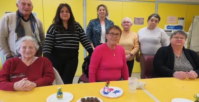 photo  les participantes ont été entourées de claude loriot, administrateur de l’admr, manon ghier, animatrice admr, stéphanie varlet, directrice centre social de l’antonnière.  &copy;  le maine libre 